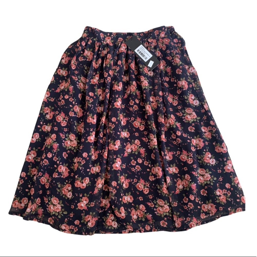 NWT MikaRose Black Rose Floral Skirt Size XS